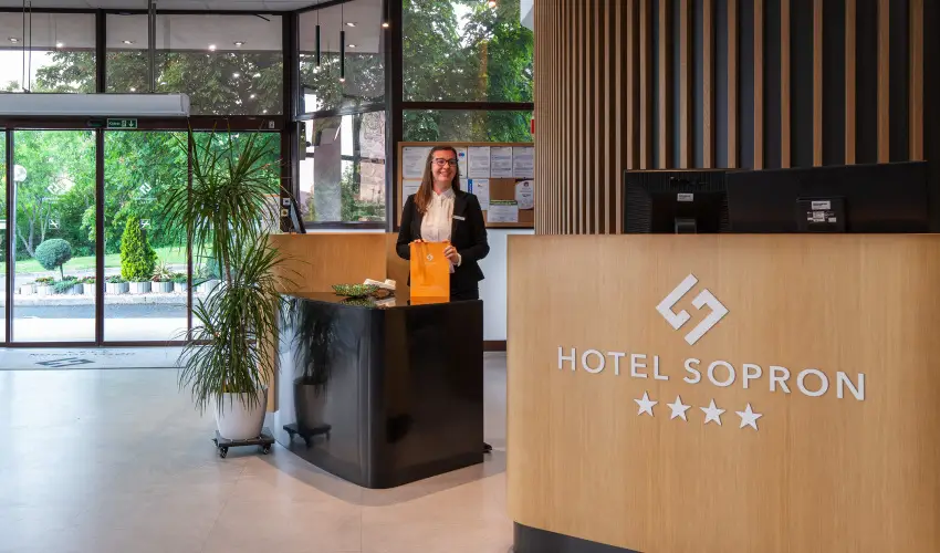 Sopron Hotel Sopron - Mjus 1.