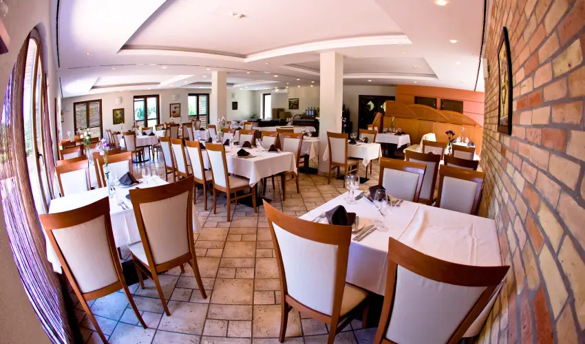 Hotel Stci Wellness & Konferencia Vecss - Mjus 1. (min. 2 j)