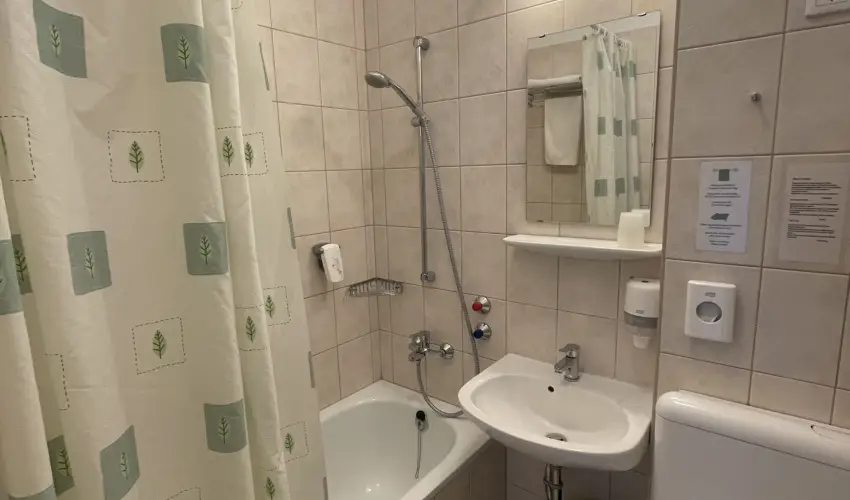 Hotel Sz�palma Porva-Sz�palmapuszta - M�jus 1.