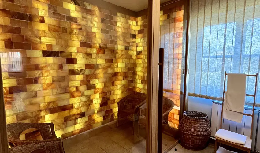 Hotel Szpalma Porva-Szpalmapuszta - Mjus 1.