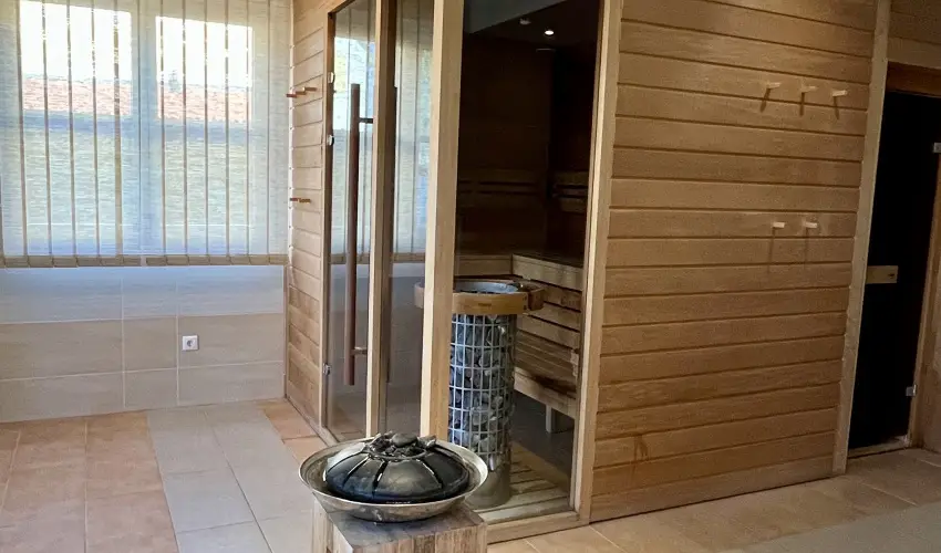 Hotel Szpalma Porva-Szpalmapuszta - Mjus 1.