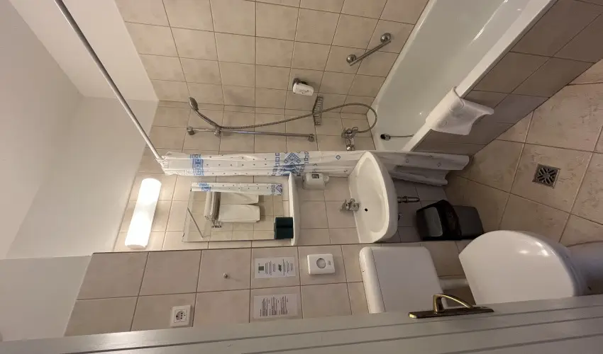 Hotel Szpalma Porva-Szpalmapuszta - Mjus 1.