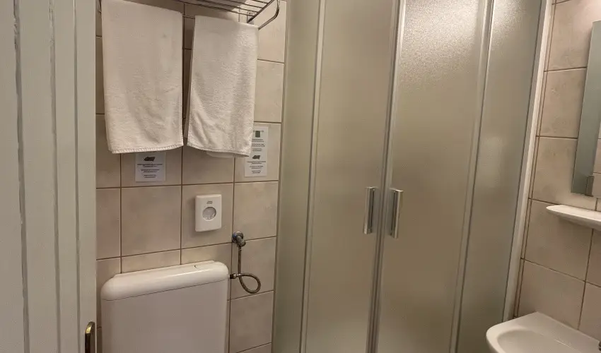 Hotel Szpalma Porva-Szpalmapuszta - Mjus 1.