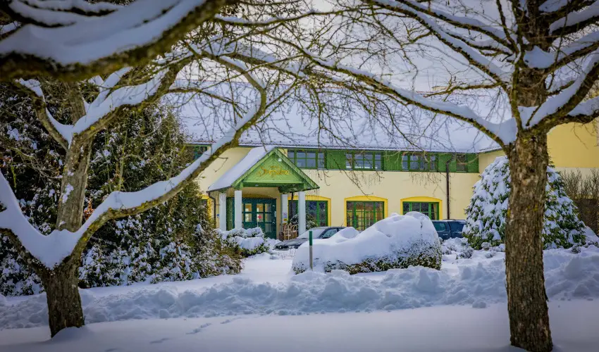 Hotel Sz�palma Porva-Sz�palmapuszta - M�jus 1.