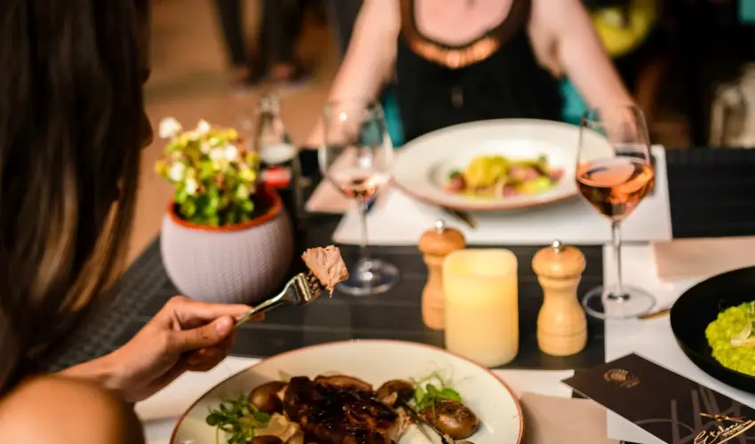 The Hotel Unforgettable - Hotel Tiliana by Homoky Hotels Budapest - Mjus 1. - teljes elrefizetssel