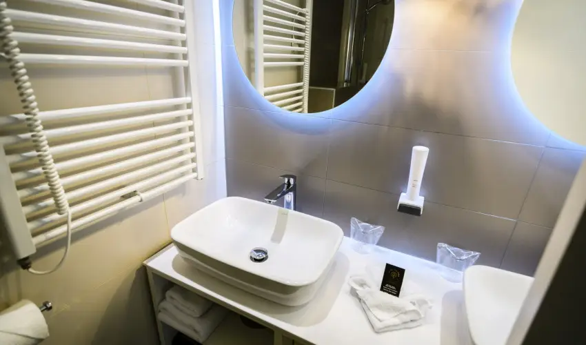 The Hotel Unforgettable - Hotel Tiliana by Homoky Hotels Budapest - Mjus 1. - teljes elrefizetssel