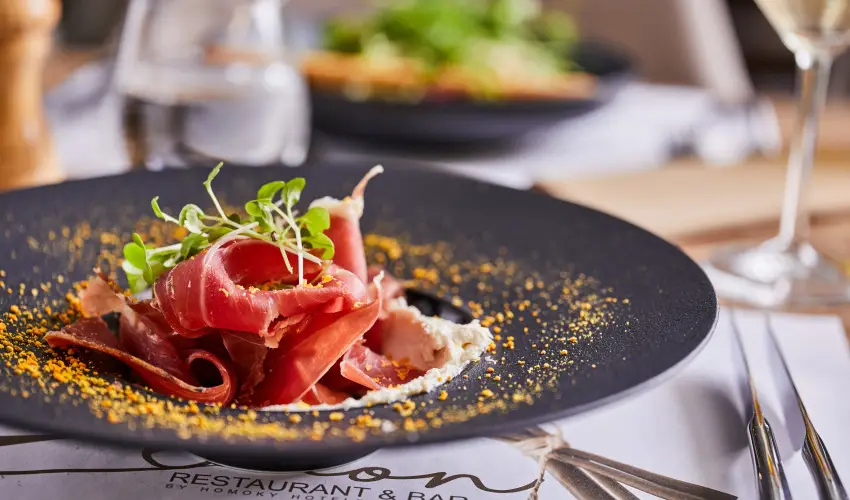 The Hotel Unforgettable - Hotel Tiliana by Homoky Hotels Budapest - Mjus 1. - teljes elrefizetssel