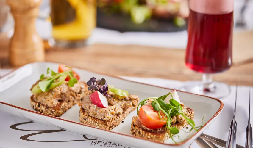 The Hotel Unforgettable - Hotel Tiliana by Homoky Hotels Budapest - Mjus 1. - teljes elrefizetssel