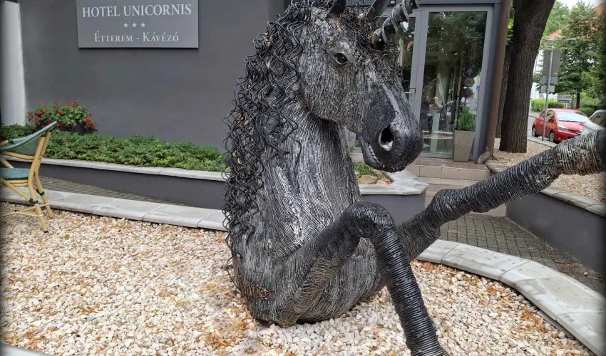 Hotel Unicornis Eger - M�jus 1.