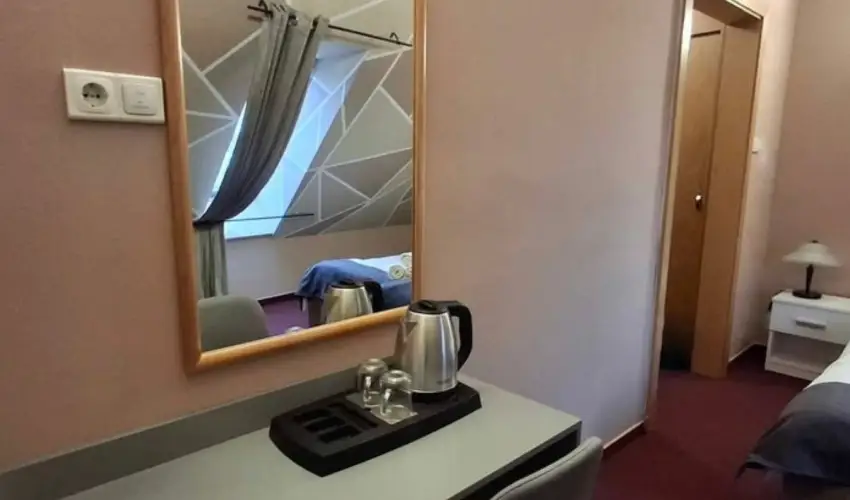 Hotel Unicornis Eger - M�jus 1.