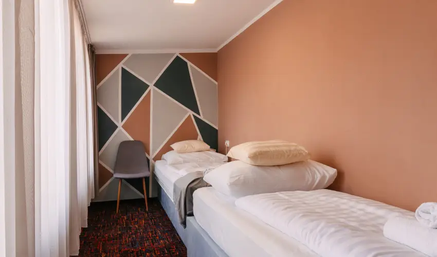 Hotel Unicornis Eger - M�jus 1.