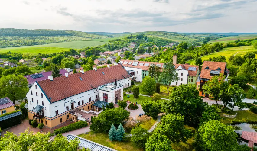 Hotel Vcsecity Herndvcse - Mjus 1. (min. 2 j)