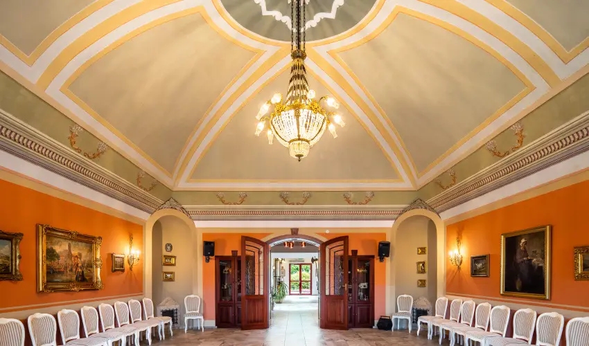 Hotel Vcsecity Herndvcse - Mjus 1. (min. 2 j)