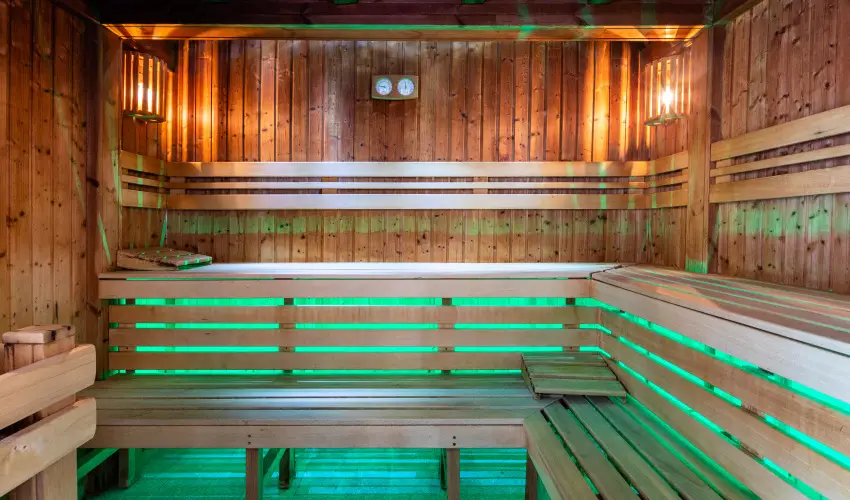 Hotel Vcsecity Herndvcse - Mjus 1. (min. 2 j)