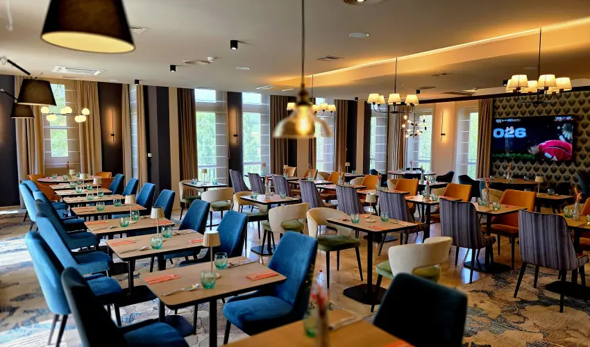 Hotel V�csecity Hern�dv�cse - M�jus 1. (min. 2 �j)
