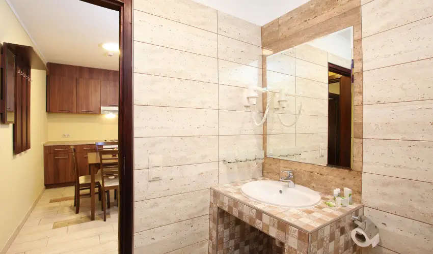 Terml Hotel Vesta Tpiszecs - Mjus 1. (min. 2 j)