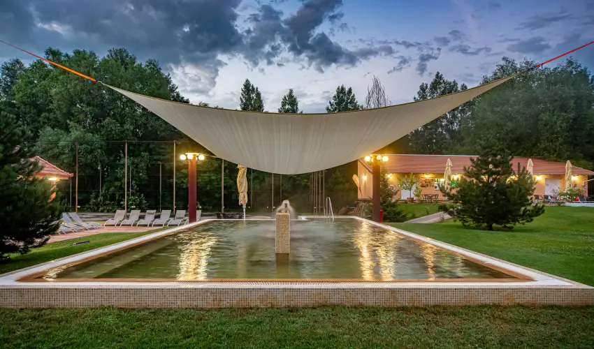 Term�l Hotel Vesta T�pi�szecs� - M�jus 1.