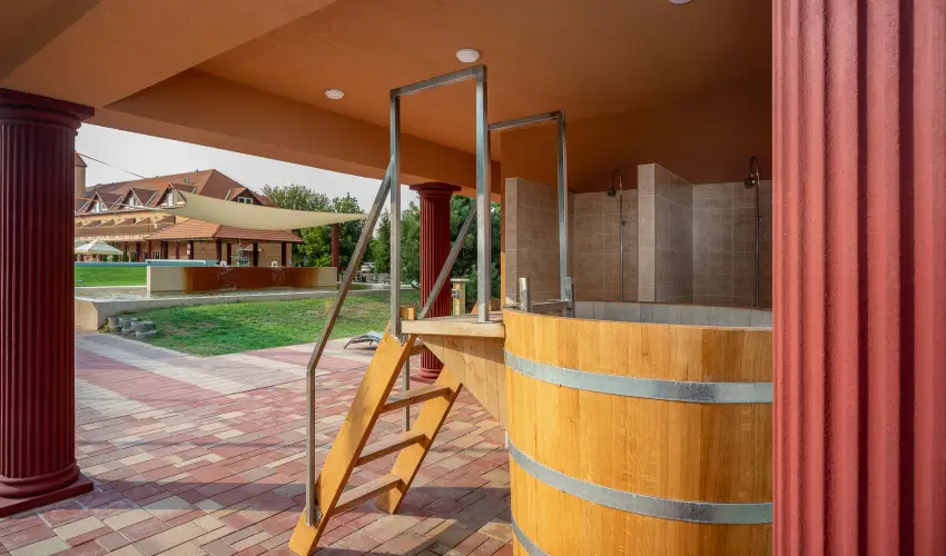 Term�l Hotel Vesta T�pi�szecs� - M�jus 1.