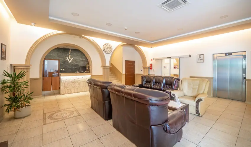 Term�l Hotel Vesta T�pi�szecs� - M�jus 1.