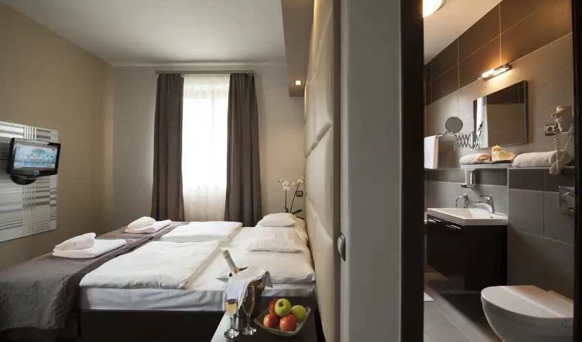 Hotel Villa V�lgy Eger - M�jus 1. (min. 3 �j)