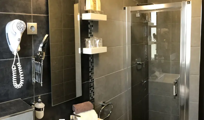 Hotel Villa V�lgy Eger - M�jus 1. (min. 3 �j)