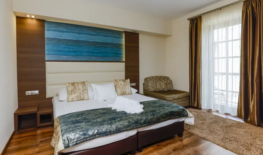 Hotel Villa V�lgy Eger - M�jus 1. (min. 3 �j)