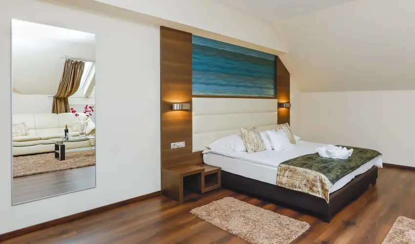 Hotel Villa V�lgy Eger - M�jus 1. (min. 3 �j)