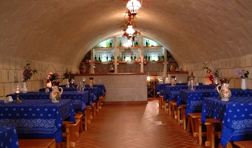 Hotel Villa V�lgy Eger - M�jus 1. (min. 3 �j)