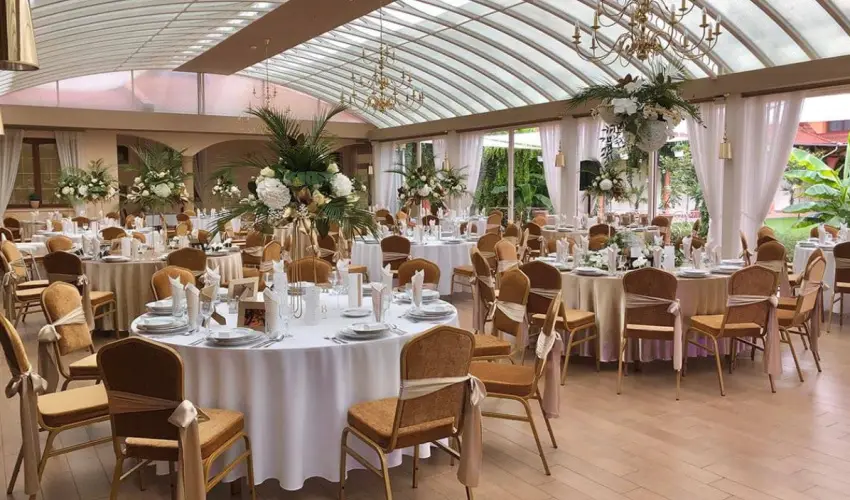 Hotel Vinum Wellness s Konferencia Hotel Kiskrs - Mjus 1.