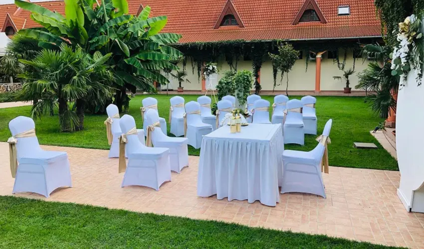 Hotel Vinum Wellness s Konferencia Hotel Kiskrs - Mjus 1.