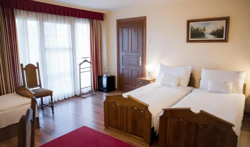 Hotel Vinum Wellness s Konferencia Hotel Kiskrs - Mjus 1.