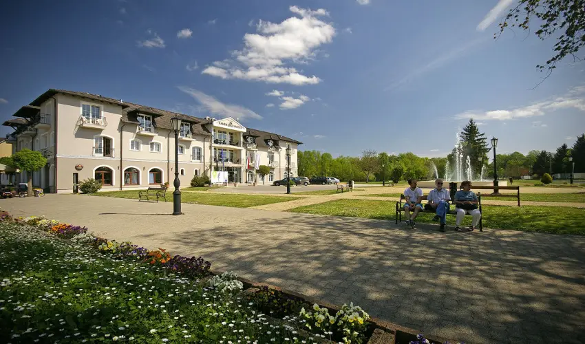 Hotel Xavin Harkny - Mjus 1.