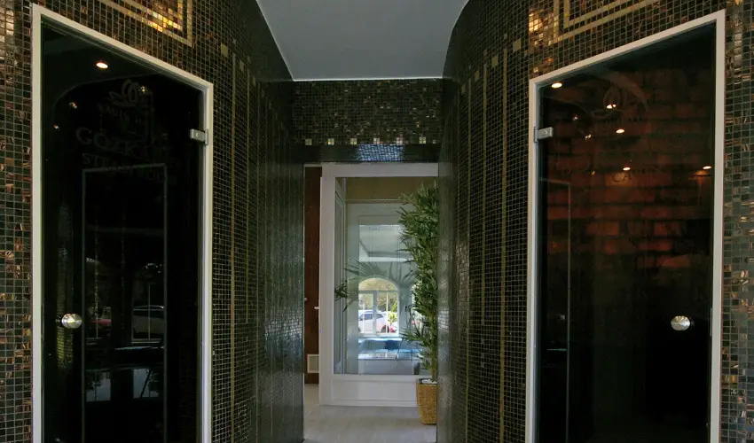 Hotel Xavin Hark�ny - M�jus 1.