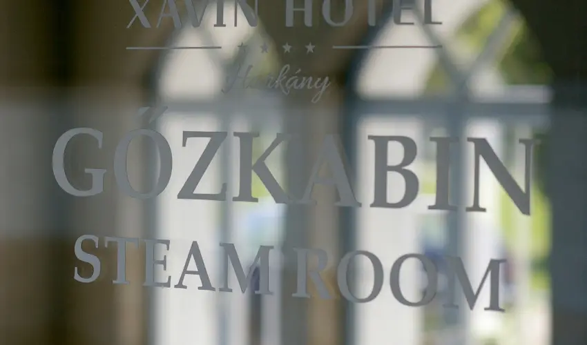 Hotel Xavin Hark�ny - M�jus 1.