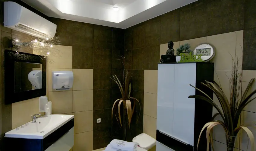 Hotel Xavin Hark�ny - M�jus 1.