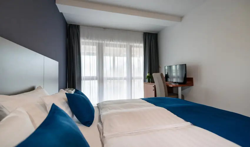 Hotel Yacht Wellness & Business Siófok - Május 1.