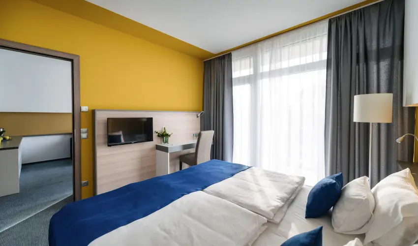 Hotel Yacht Wellness & Business Siófok - Május 1.