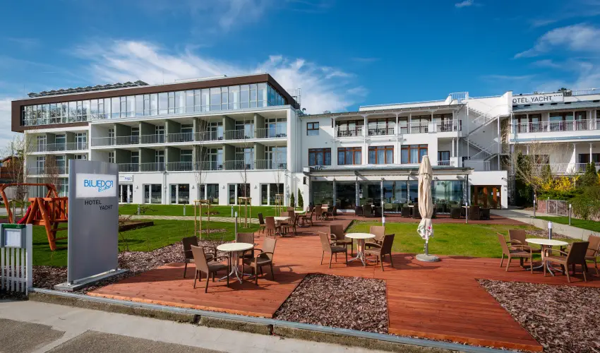 Hotel Yacht Wellness & Business Siófok - Május 1.