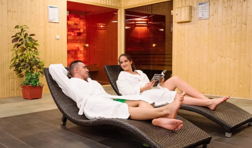 Hotel Yacht Wellness & Business Siófok - Május 1.