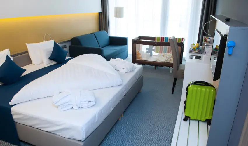 Hotel Yacht Wellness & Business Siófok - Május 1.