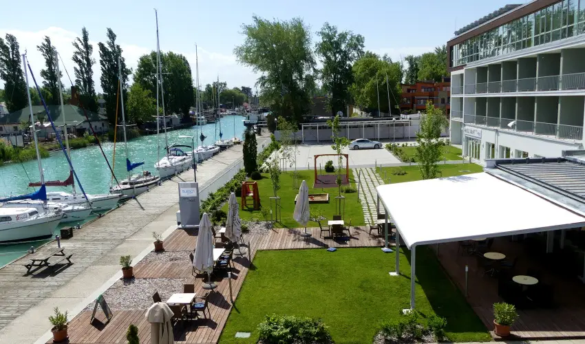 Hotel Yacht Wellness & Business Siófok - Május 1.