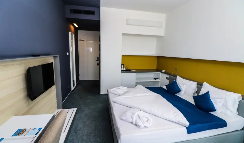 Hotel Yacht Wellness & Business Siófok - Május 1.