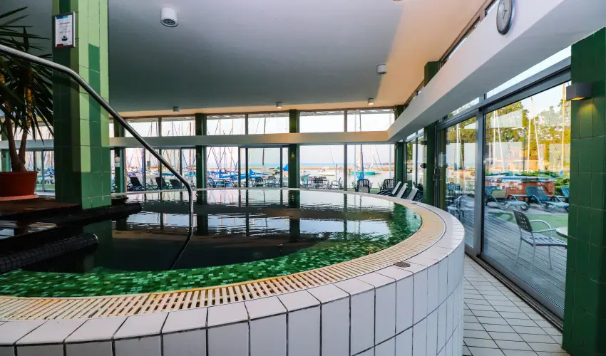 Hotel Yacht Wellness & Business Siófok - Május 1.