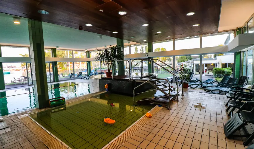Hotel Yacht Wellness & Business Siófok - Május 1.