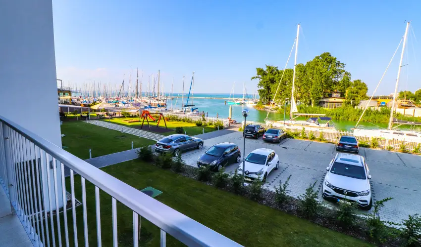 Hotel Yacht Wellness & Business Siófok - Május 1.