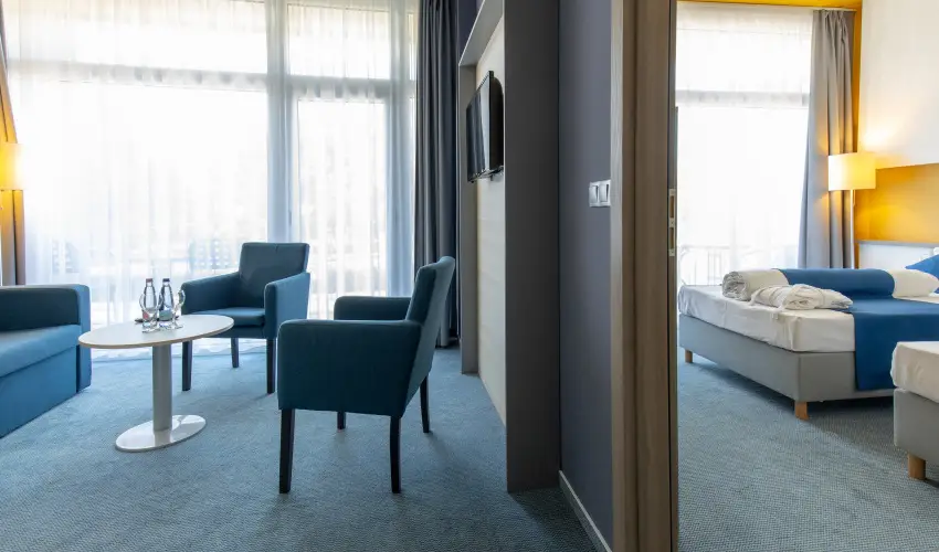 Hotel Yacht Wellness & Business Siófok - Május 1.