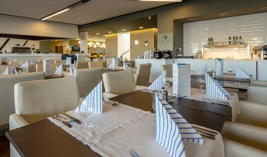 Hotel Yacht Wellness & Business Siófok - Május 1.