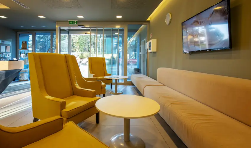 Hotel Yacht Wellness & Business Siófok - Május 1.