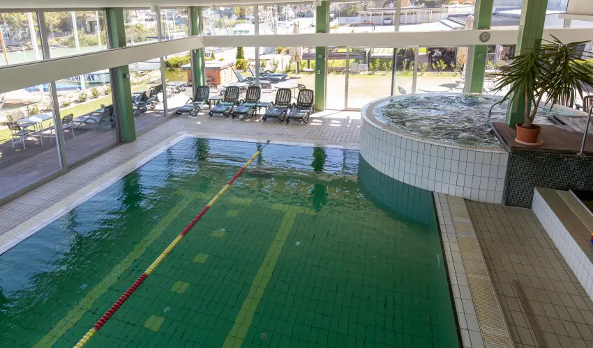 Hotel Yacht Wellness & Business Siófok - Május 1.