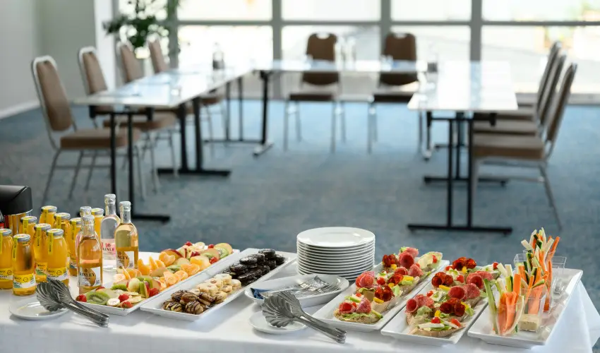 Hotel Yacht Wellness & Business Si�fok - M�jus 1.